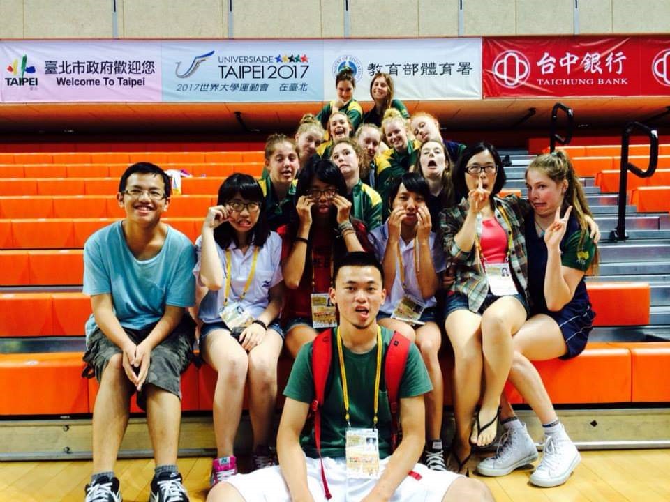 2017台北世界大學運動會晉偉（中）也沒缺席，在賽事期間認識許多海外選手。（照片提供／晉偉）