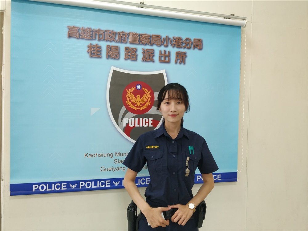 體會英語力的重要，女警楊昭珊開班上課教同事警察英語。