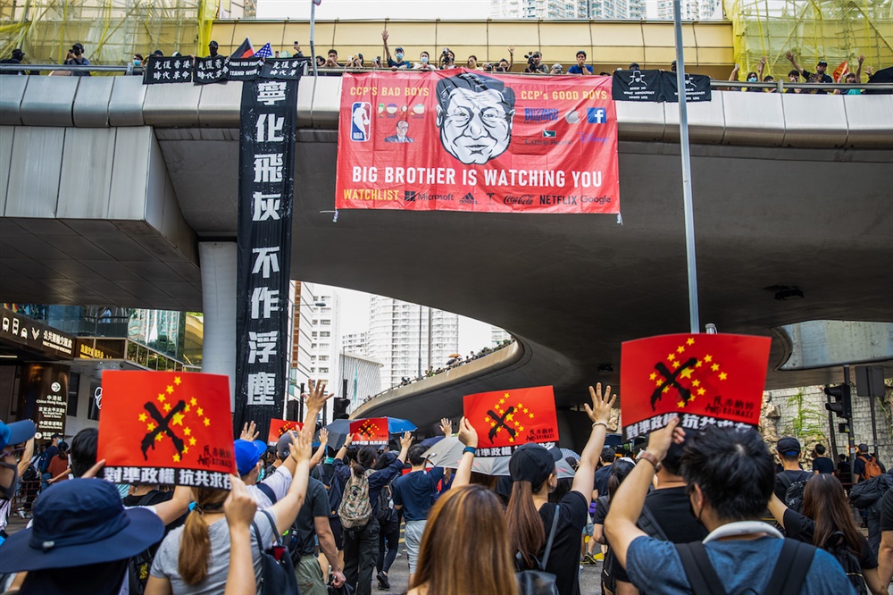 在香港抗爭事件中，陳筱涵創作的插畫成為相關人員表達訴求的方式。