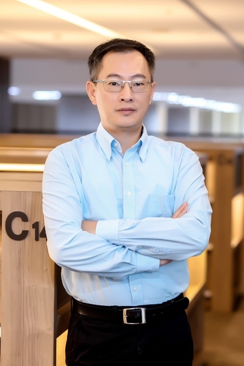 秉持「英語是工具」理念，林志平積極引領工學院走向國際化。
