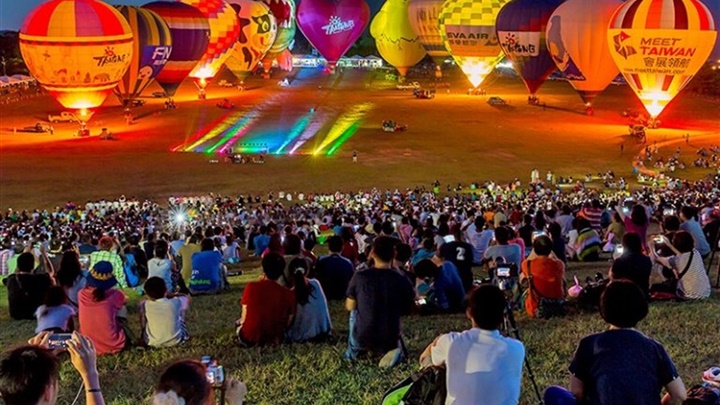 台東憑著美景與成功落實的國際觀光政策,吸引眾多國內外旅客前來遊玩。(照片提供/台東縣政府)